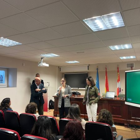 CHARLA CEL EMPRENDE 4